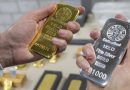 الذهب والفضة يهبطان من مستويات قياسية مع جني الأرباح