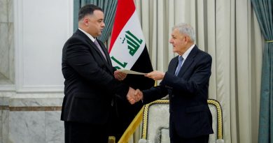 رئيس الجمهورية يستقبل هيثم الزهوان ويسلمه مرسوم تعيينه محافظا لصلاح الدين