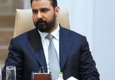 الزيدي يوجه بالكشف عن المنتفعين من العقود المهمة على حساب المصلحة العامة الزيدي يوجه بالكشف عن المنتفعين من العقود المهمة على حساب المصلحة العامة