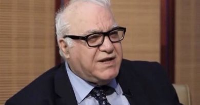 مستشار رئيس الوزراء: وصول أول دفعة دولارية من واشنطن بعد استقرار الملاحة الجوية