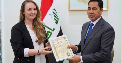 الدخيل يستقبل وفدا امريكيا لبحث استكمال المرحلة الثانية من مشروع المركز الدولي للأبحاث الأكاديمية في المحافظة الدخيل يستقبل وفدا امريكيا لبحث استكمال المرحلة الثانية من مشروع المركز الدولي للأبحاث الأكاديمية في المحافظة