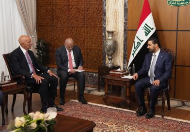 الزيدي يناقش مع باراك تنفيذ خطط نزع السلاح وحل جميع الجماعات والتشكيلات المسلحة العاملة خارج سلطة الدولة الزيدي يناقش مع باراك تنفيذ خطط نزع السلاح وحل جميع الجماعات والتشكيلات المسلحة العاملة خارج سلطة الدولة