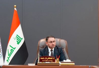 وزير التجارة يلتقي مجموعة من الموظفين والمواطنين ويوجه بمتابعة طلباتهم وتبسيط الاجراءات