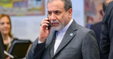 بعد ساعات من استهداف العديد.. عراقجي يعزي قطر بوفاة والد الأمير تميم بعد ساعات من استهداف العديد.. عراقجي يعزي قطر بوفاة والد الأمير تميم