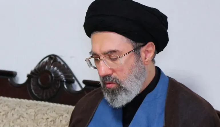 المرشد الإيراني: نقض مذكرة التفاهم أثبت مجدداً أن توقيع الرئيس الأمريكي لا قيمة له المرشد الإيراني: نقض مذكرة التفاهم أثبت مجدداً أن توقيع الرئيس الأمريكي لا قيمة له