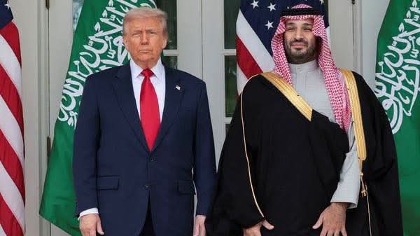 ولي العهد السعودي يؤكد ضرورة تغليب لغة الحوار لخفض التصعيد ولي العهد السعودي يؤكد ضرورة تغليب لغة الحوار لخفض التصعيد