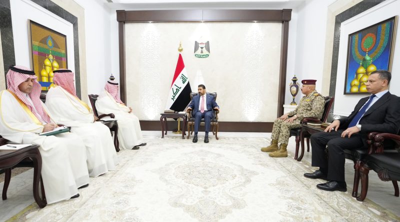 الزيدي يؤكد حرص الحكومة على ترسيخ علاقات التعاون مع السعودية الزيدي يؤكد حرص الحكومة على ترسيخ علاقات التعاون مع السعودية