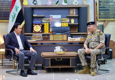 الدخيل يزور مقر فرقة المشاة السادسة عشرة ويهنئ اللواء الركن أركان المياحي بمناسبة تسنمه منصب قائد الفرقة